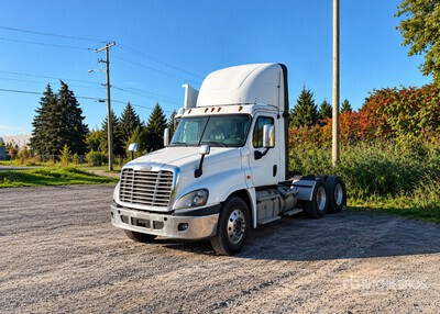 2016 Freightliner Cascadia 125 T/A Day Cab Truck Tractor