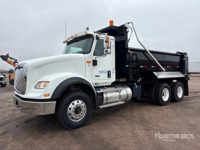 2021 International HX620 6x4 3-Achs Kipper-Lkw