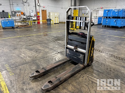 2021 (unverified) Yale MPB045VGN24T2748 4510 lb Electric Pallet Jack
