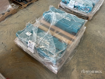 Quantity of (2) Makita HM1307CB 35 lb Demolition Hammer Różne