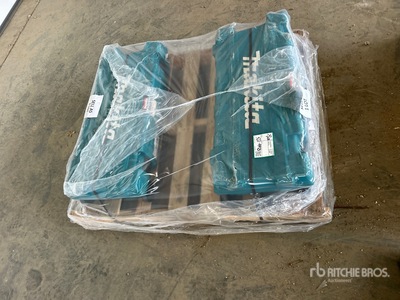 Quantity of (2) Makita HM1307CB 35 lb Demolition Hammer