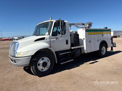 2005 International Harvester 4300 4x2 Service Truck