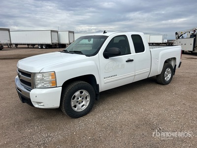 2011 Chevrolet Silverado 1500 4x4 Extended Cab Pickup