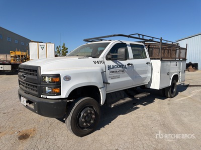 2023 Chevrolet Silverado 5500HD 4x4 Crew Cab Camion utilitaire