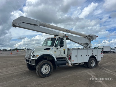2008 Altec 55 ft on 2007 International 7300 4x2 Camion Nacelle