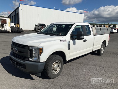 2018 Ford F250 XL 4x2 Extended Cab Pickup