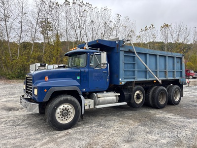 2002 Mack RD688 8x4 Tri/A Dump Truck