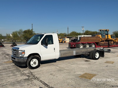 2011 Ford E450 4x2 Cab and Chassis