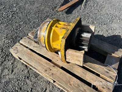 Re-built Swing Motor - Fits Komatsu 240