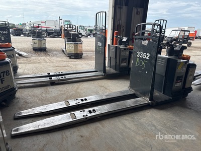 2014 Crown PC4500-80 8000 lb Electric Wózek paletowy