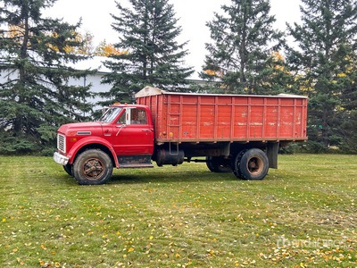 1972 GMC 6500 4x2 Grain Truck