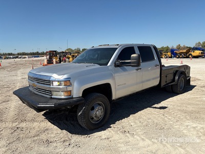 2015 Chevrolet Silverado 3500HD 4x4 Crew Cab Flatbed Truck