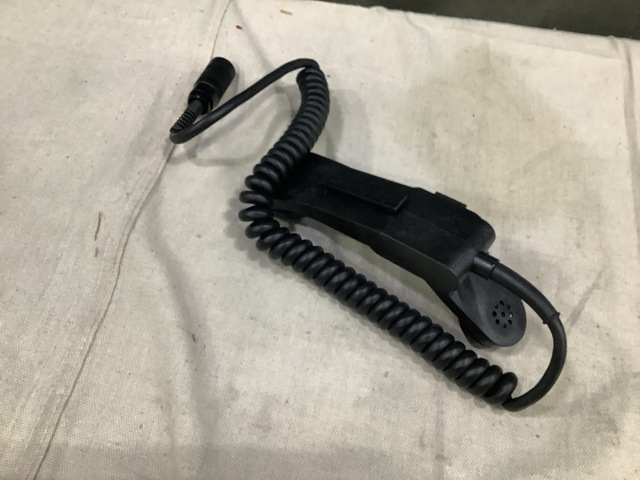 (44) Harris 10075-1399 Handsets