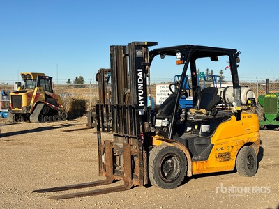 2021 Hyundai 30L-9A 5890 lb Cushion Tire Carrelli Elevatori