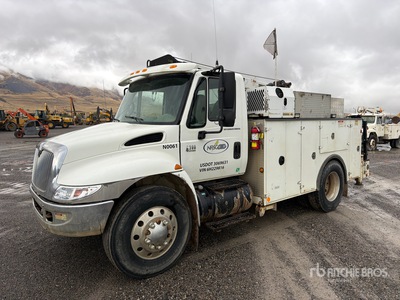 2006 International 4300 4x2 Camion de service