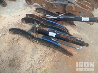 Tag 17 in Hydraulic Excavator Thumb - Fits Yanmar VIO80 / SV100