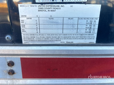 2003 United URS 38 ft Tri/A Gooseneck Insulated Remorque fermée
