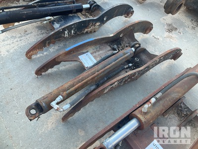Tag 17 in Hydraulic Excavator Thumb - Fits Yanmar VIO80 / SV100