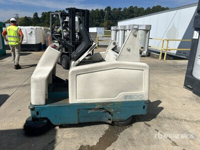 Tennant 6200 Spazzatrice pavimenti (Inoperable)