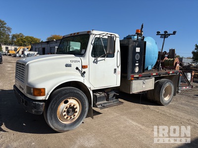 2000 International 4700 4x2 Saw Body Truck