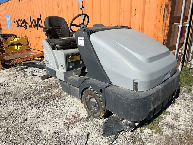 2010 Proterra 5130 D Ride-On Floor Sweeper
