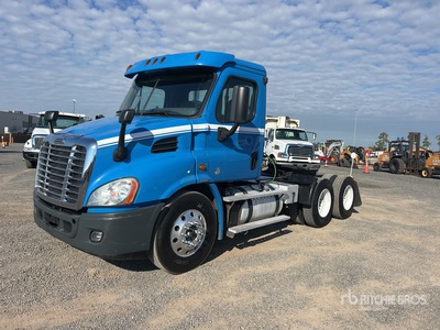 2016 Freightliner Cascadia 113 6x4 T/A Day Cab Truck Tractor