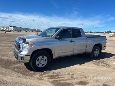 2015 Toyota Tundra 4x4 Crew Cab Pickup