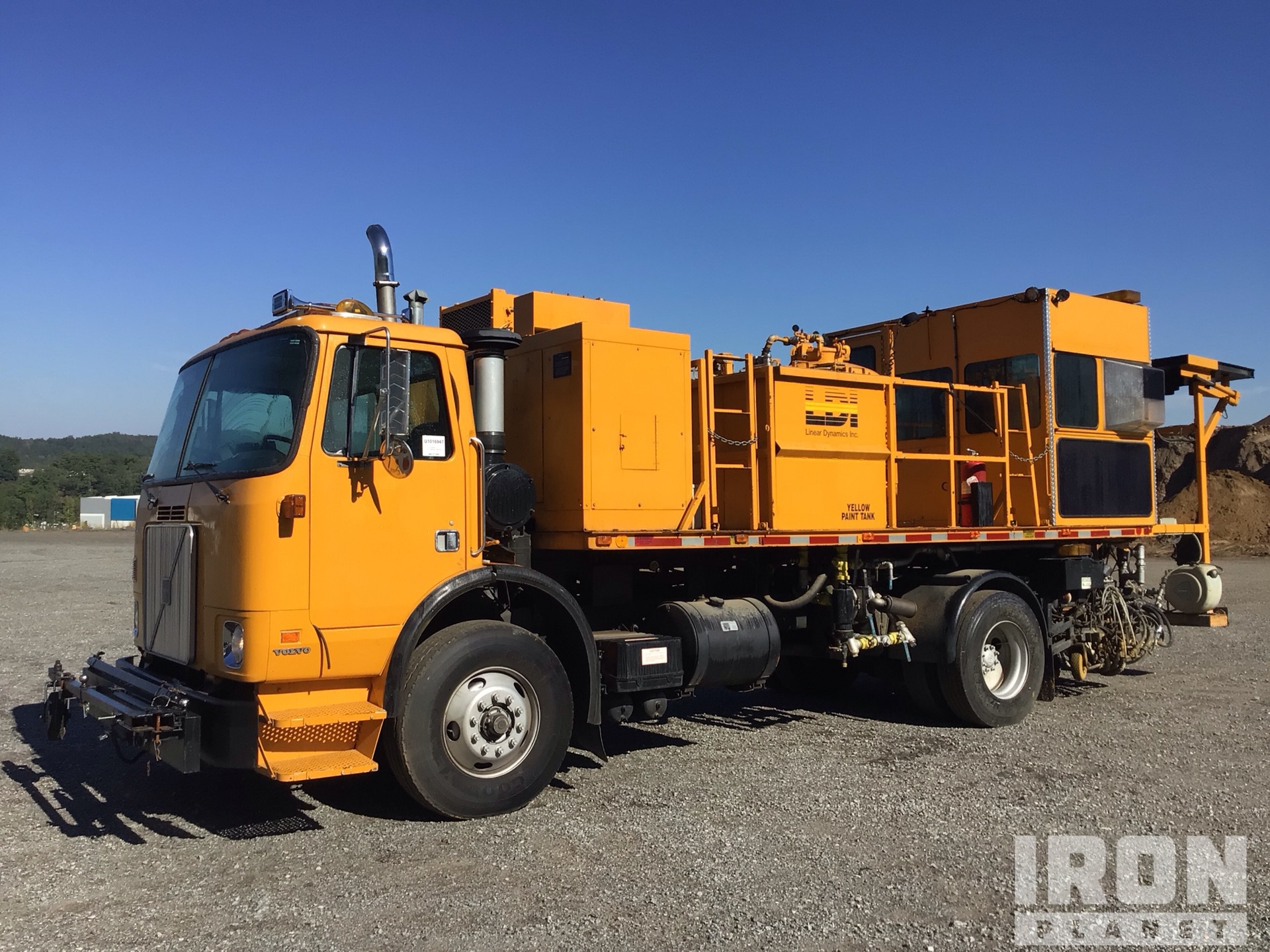 2001 Volvo WX42 4x2 Paint Striping Truck