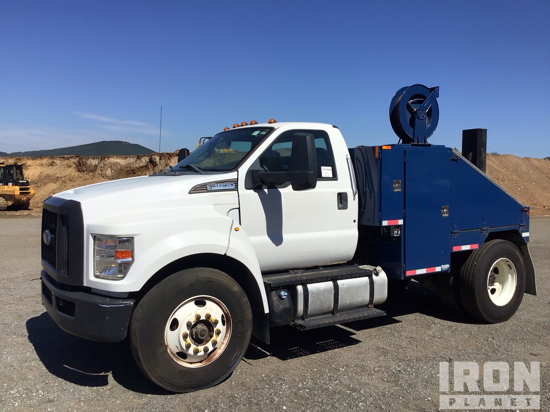 2019 Ford F-650 4x2 Toter Truck