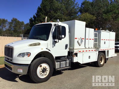 2013 Freightliner M2 106 700 gal 4x2 Ciężarówka do przewozu paliwa i oleju