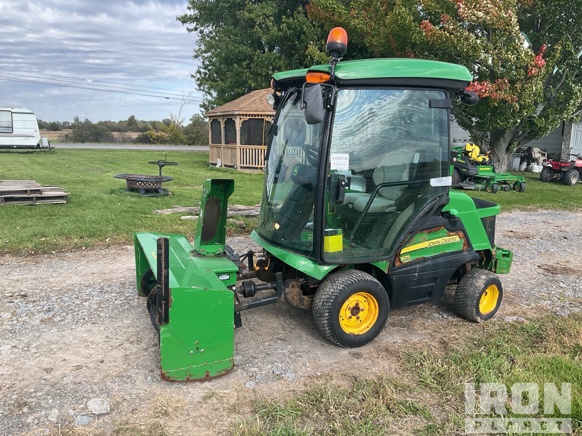 John Deere 1575 4WD Snow blower w/ push blade Utility Tractor