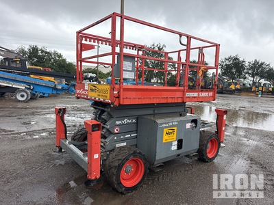 2019 Skyjack SJ6832RT Dual Fuel 4x4 Podnośnik nożycowy