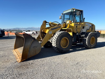 2000 Komatsu WA320 Pala gommata