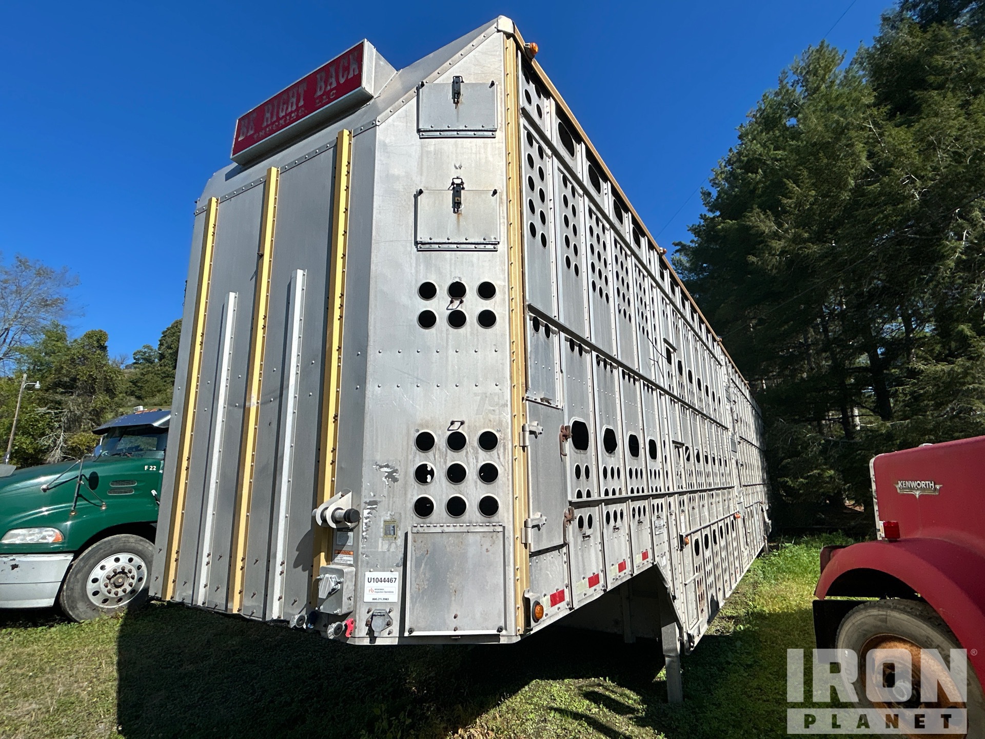 2014 Merritt 52 ft T/A Spread Axle Livestock Trailer
