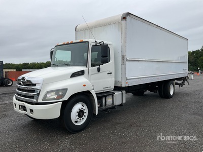 2015 Hino 338 4x2 Furgonetka