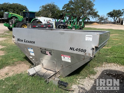 2015 New Leader NL4500 102 in Spreader Bar
