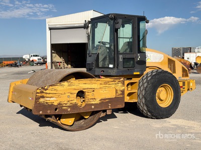2009 Cat CS74 Smooth Drum Compactor