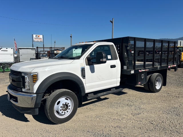 2019 Ford F-550 XL 4x4 Flatbed Truck