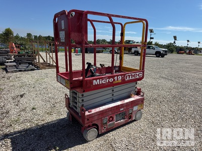 2021 MEC Micro19 Electric Scissor Lift