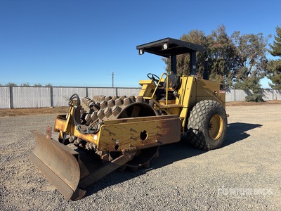 1995 Cat CP-563C Compacteur à tambour à pieds dameurs
