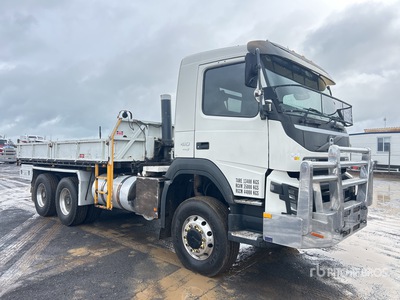 2015 Volvo FM 410 6x6 T/A Dump Truck
