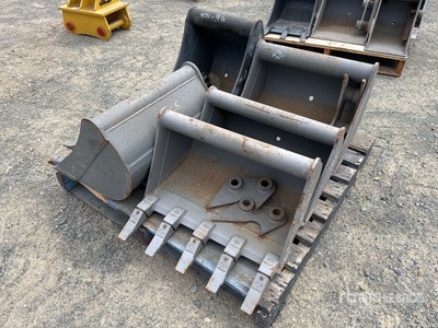 Quantity of (3) Digging & (2) Cleanup Excavator Bucket