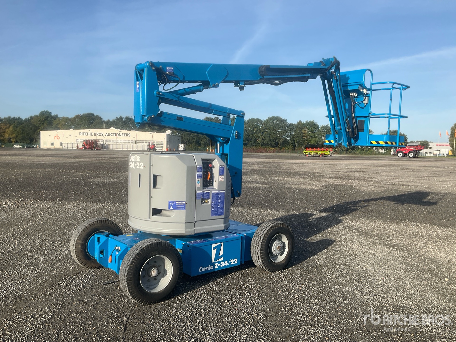 1999 Genie Z34/22E 2WD Electric Articulating Boom Lift