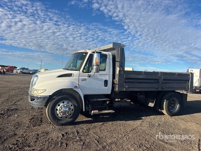 2005 International 4300 4x2 S/A Dump Truck