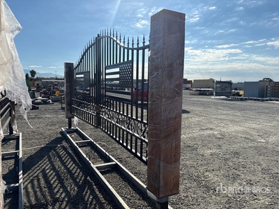 2026 Suihe SH-ST-20EU-1 20 ft x 7 ft Wrought Iron Bi-Parting Driveway Gate w/ Timber Posts Divers - Équipement d'aménagement paysagé (Unused)