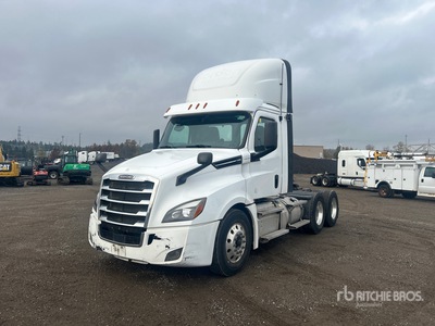 2020 Freightliner Cascadia 126 6x4 T/A Day Cab Truck Tractor