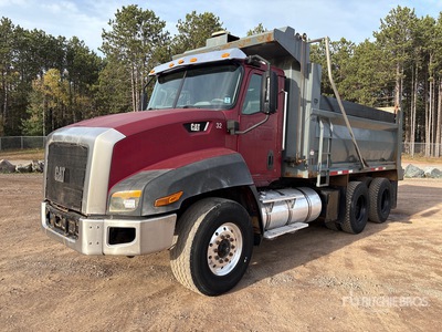 2013 Cat CT660S 6x4 を見 Dump Truck