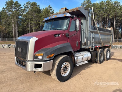 2013 Cat CT660S 6x4 を見 Dump Truck