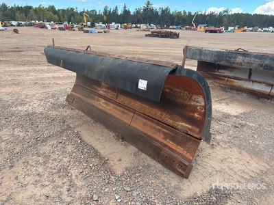 Everest 10 ft 2 Way Snow Plow - Fits Truck