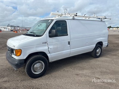 2005 Ford E-350 Bestelwagen